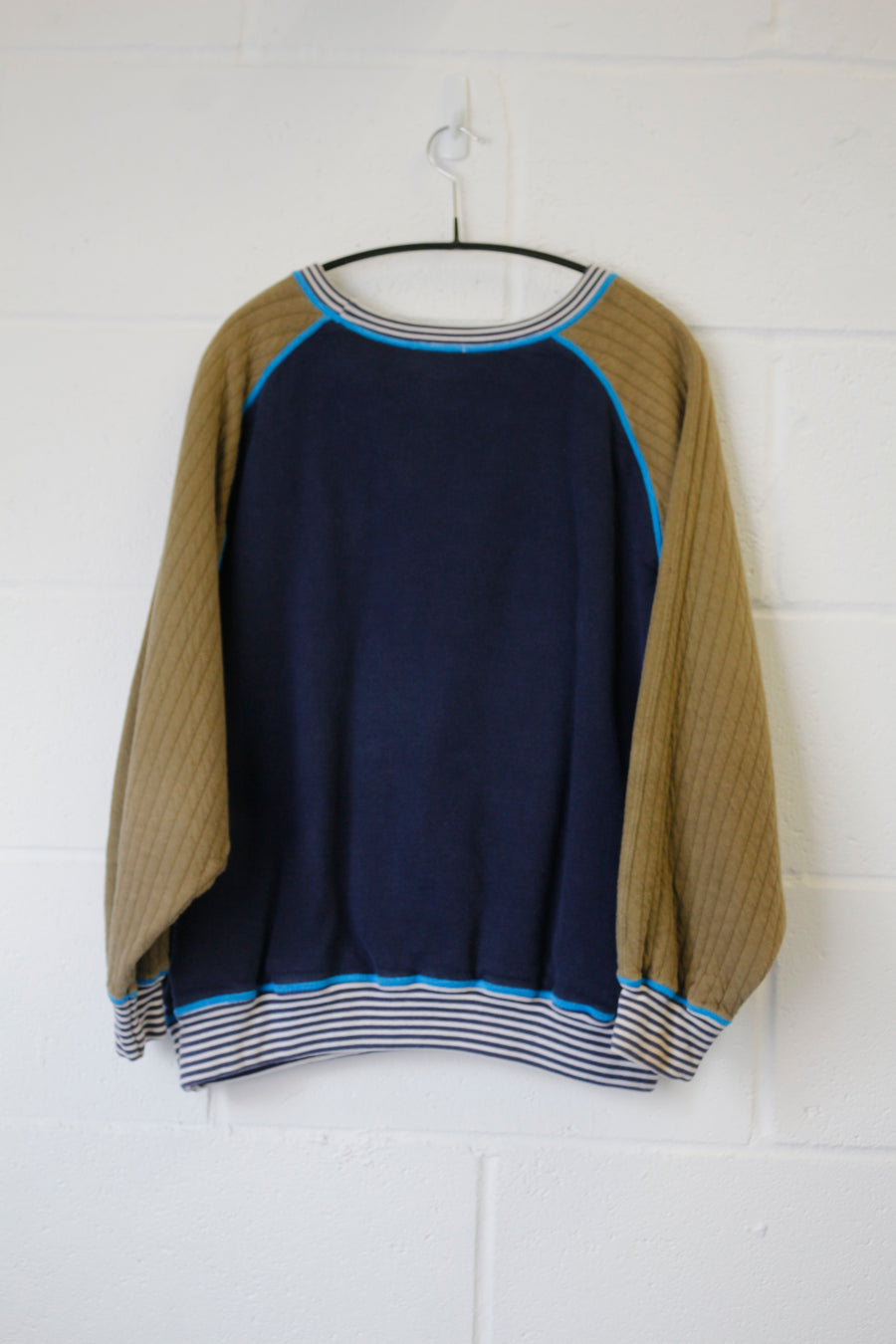 (M-L) Emporio Armani 1980s Cropped Boxy Textured Sweatshirt
